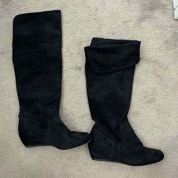 Size 7 Boots - Picture 1 of 1